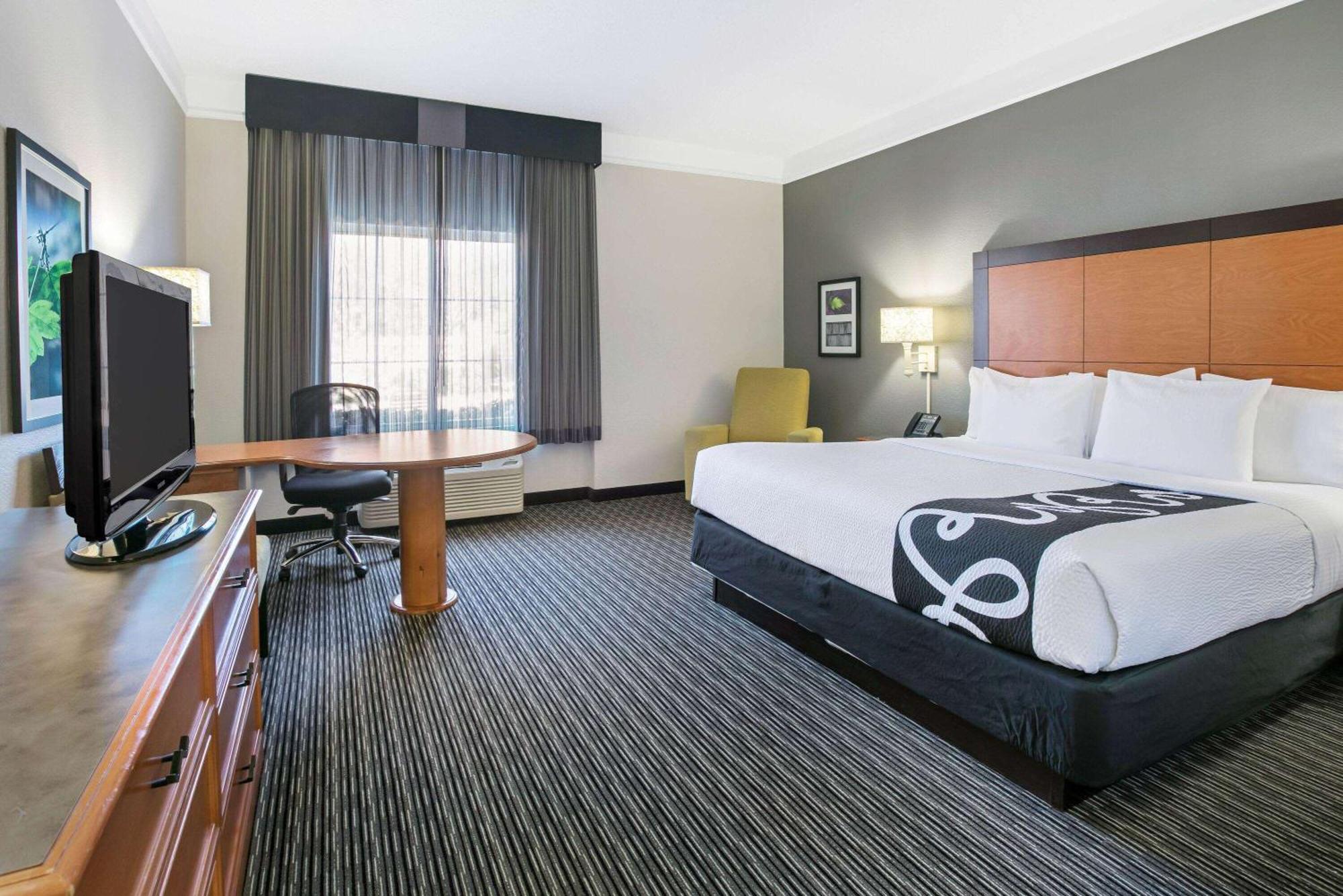 La Quinta By Wyndham Dallas Arlington South מראה חיצוני תמונה