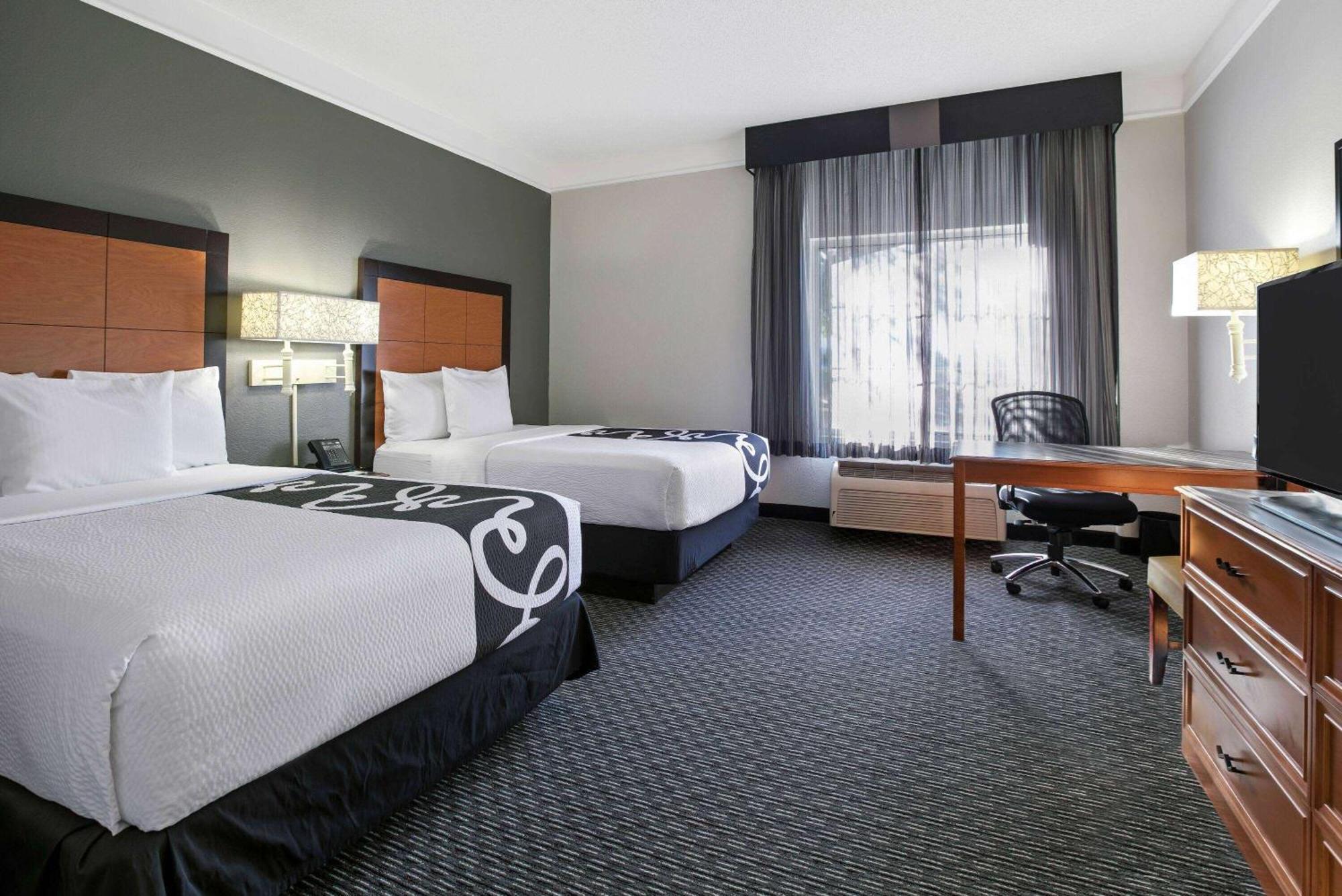 La Quinta By Wyndham Dallas Arlington South מראה חיצוני תמונה